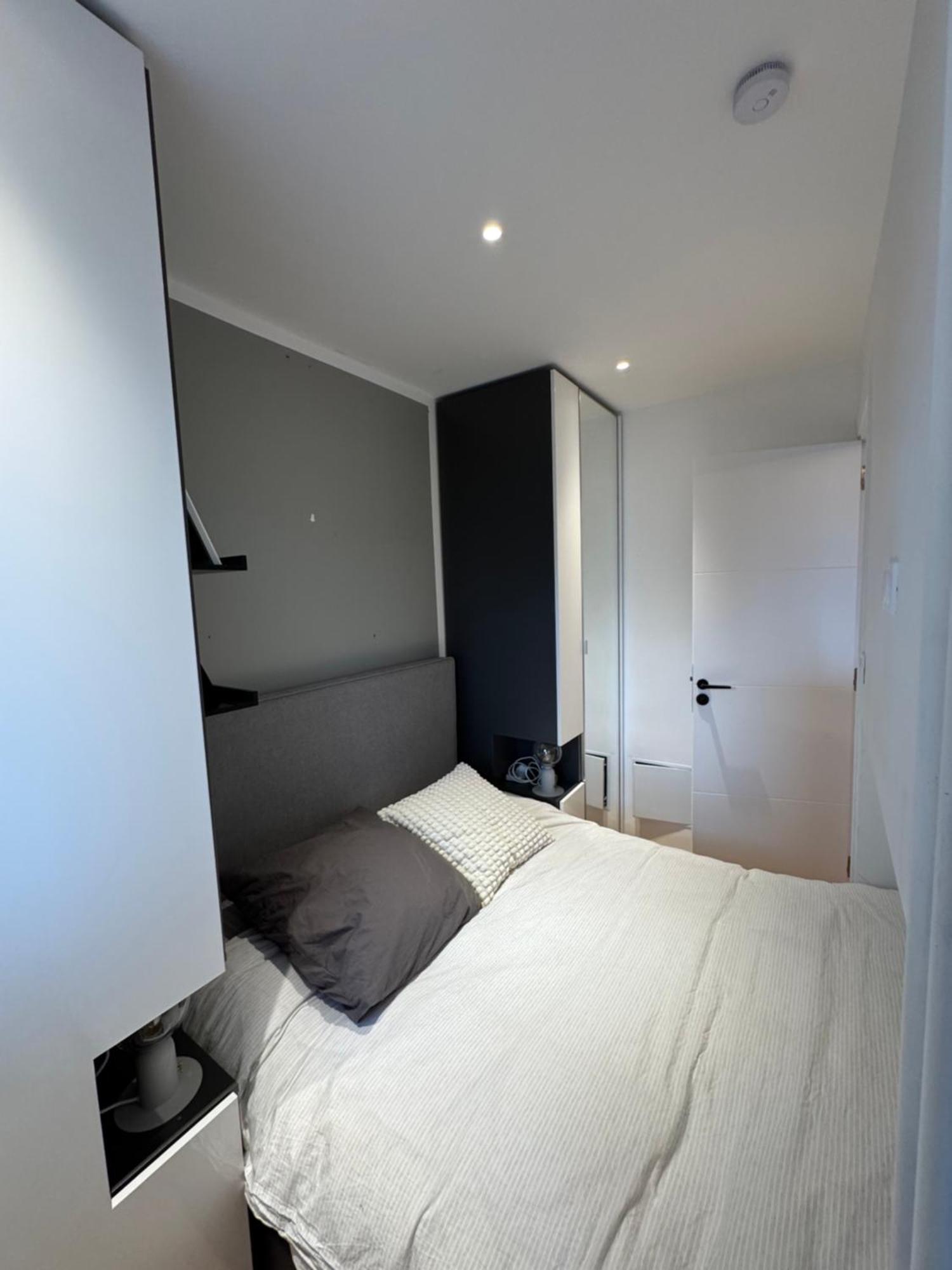 Apartment 2 Bedroom Renovated In The Heart Of Paris